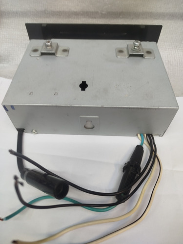 Autoestereo Clarion Radio Nissan 2 Canales (Usado)