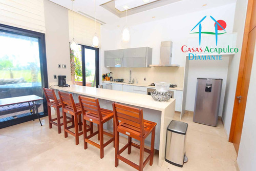 Cad Delta 4. Terraza Con Alberca Y Jardín Privados