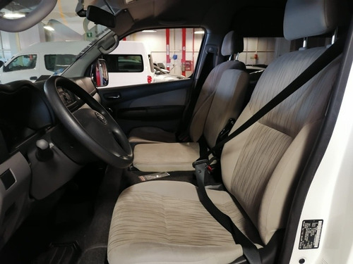 Imagen 11 de 15 de Nissan Urvan 2018 2.5 15 Pas Ampliapack Seg Die Mt
