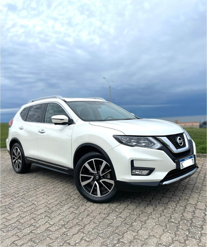 Nissan X-Trail 2.5 Exclusive 3 Row Cvt