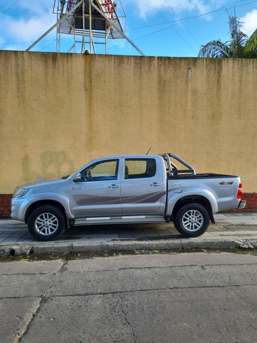 Imagen 3 de 11 de Toyota Hilux 3.0 Cd Srv Cuero 4x4 5at - A4 2015
