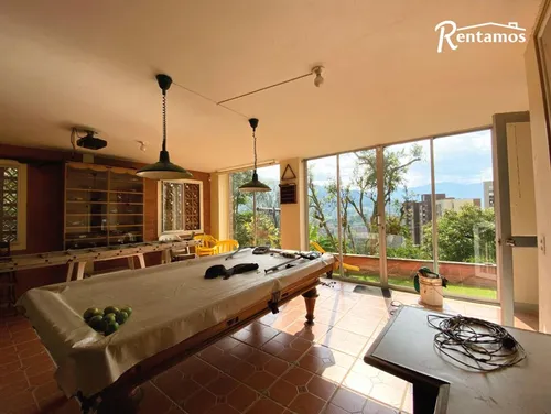 Casa En Arriendo En Loma Del Escobero. Cod A11426