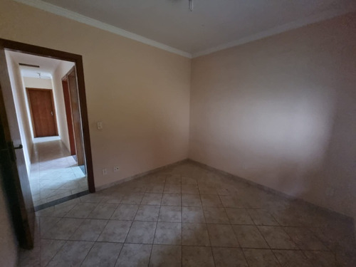 Imagem 24 de 30 de Sobrado Amplo Com Ótima Localização * Aceita Financiamento E Permuta * Agende Sua Viita. - Ca00370 - 67859742