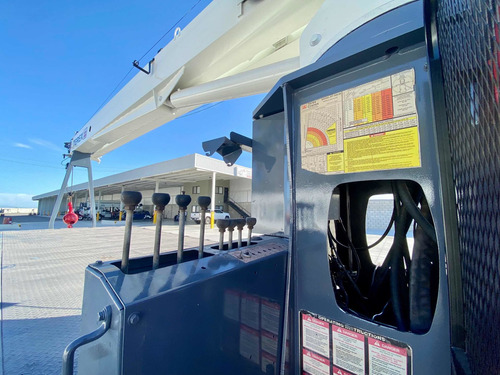 Imagen 10 de 15 de Grua Titan Terex Bt3063b Para 15 Ton Sobre Camión Ford 2003