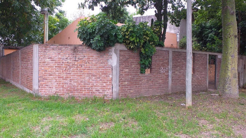 Casa En Venta - 2 Dormitorios 1 Baño - Patio - 370 Mts2 - Burzaco