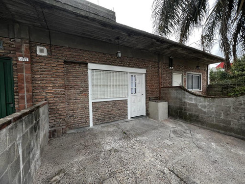 Venta Monoambiente C/patio Cruce Florencio Varela