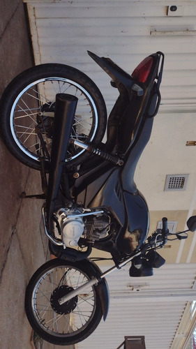 Imagem 1 de 6 de Honda 2010