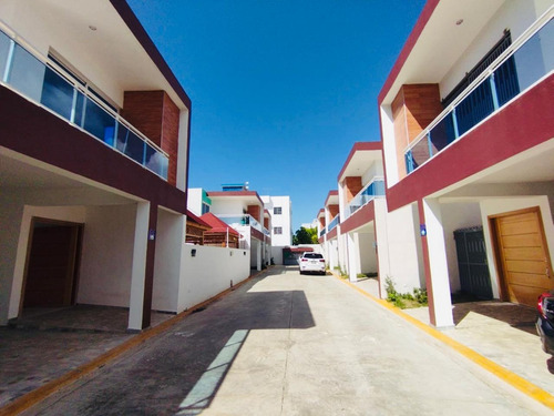 Se Renta Casa Con Piscina En San Isidro Prado Oriental
