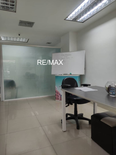 Vendo Comodo Local Comercial En El Centro Comercial Oasis Center. Guatire