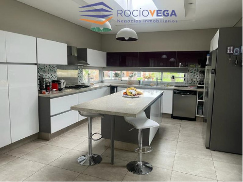 Casa En Venta En Barrio Privado Weston, Moreno