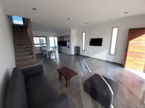 Hermoso Duplex A Estrenar 3amb. A La Calle Con Cochera A 2 Cuadras Del Mar - Camet Norte