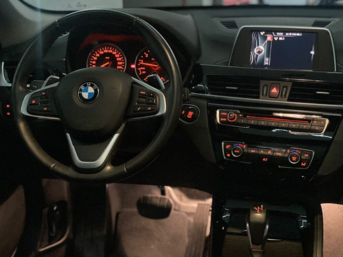 Imagem 12 de 15 de Bmw X1 2.0 Sdrive20i X-line Activeflex 2017 Teto Solar