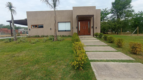 Casa Venta Y Alquiler En  San Sebastian