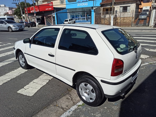 Imagem 4 de 9 de Volkswagen Gol 2005 1.0 City 2p