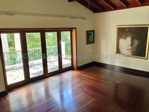 Espectacular Casa En Venta, Ubicada En Calle Cerrada Altamira Mls #23-28792