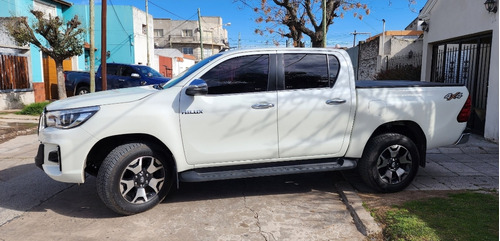 Toyota Hilux 2.8 Cd Srx 177cv 4x4 At