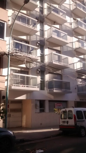 Imagen 3 de 6 de Departamento 1 Amb. C/gge-gascon Y Santa Fe- Macrocrocentro