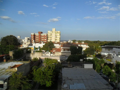 Imagen 10 de 11 de Depto A Una Cuadra Del Mar En Calle 1 E/ 2 Y 3 (cod. 744)