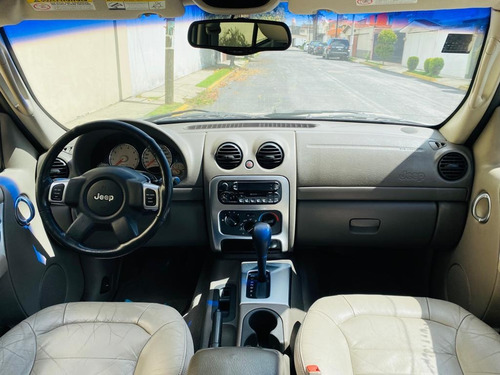 Imagen 9 de 15 de Jeep Liberty 2003 Limited 4x2 At