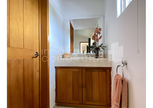 Casa En Venta En Jacarandas Qro, Con 4 Habitaciones