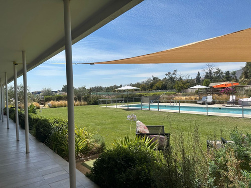Belleza De Casa En Condominio. Una Joya. Camino Loreto.