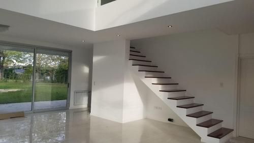 Imagen 10 de 30 de Hermosa Casa A Estrenar En Lote Central En Fincas De Hudson