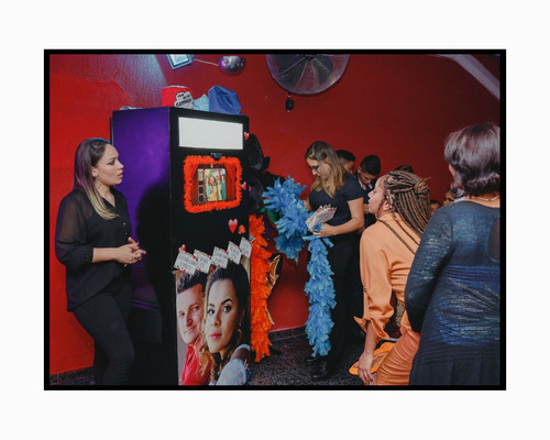 Imagem 2 de 4 de Totem Fotográfico Para Sua Festa