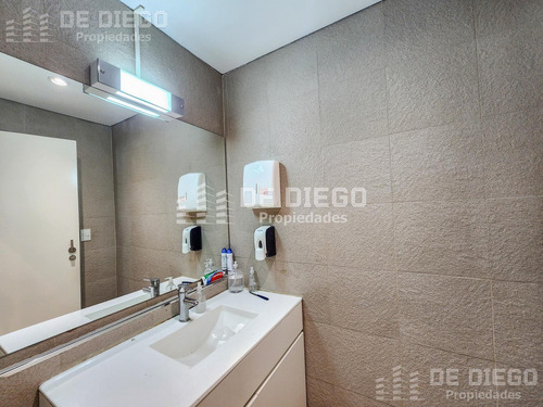 Venta Oficina De 260 M2 Con 4 Cocheras En Edificio One World, Olivos, Vicente Lopez