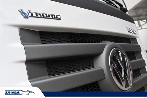 Volkswagen 25-360 V-tronic Tractor 2022 0km