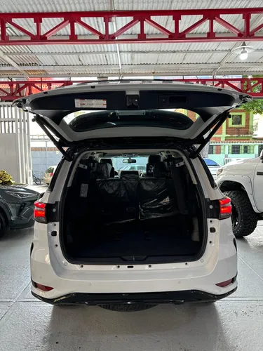 Toyota Fortuner Legender