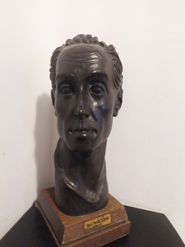 Busto Escultura Bolivar