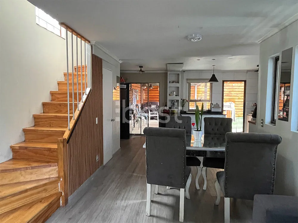 Imagen 1 de 26 de Casa De 2 Pisos En Condominio Cerrado