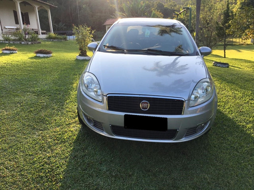 Fiat Linea 2011 1.8 16v Absolute Flex Dualogic 4p