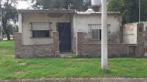 Casa Chacabuco 1094, Santa Rosa La Pampa.