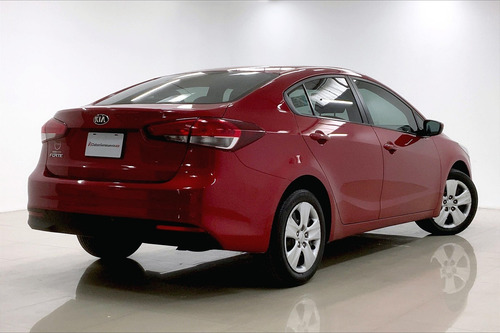 Imagen 13 de 25 de Kia Forte Sedan 4 Pts Lx, Tm6, A/ac, Bl, F Niebla, R-16
