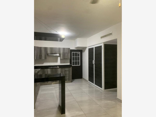 Imagen 2 de 12 de Casa Sola En Renta San Marino