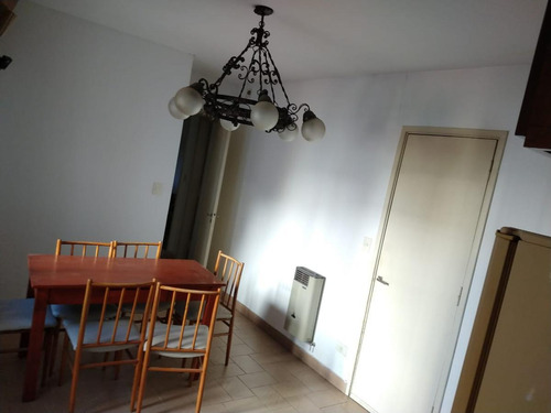 Casa Venta 4 Dormitorios 2 Baños 1 Cochera Terreno 10 X 30 Mts - 300 Mts 2 - La Plata