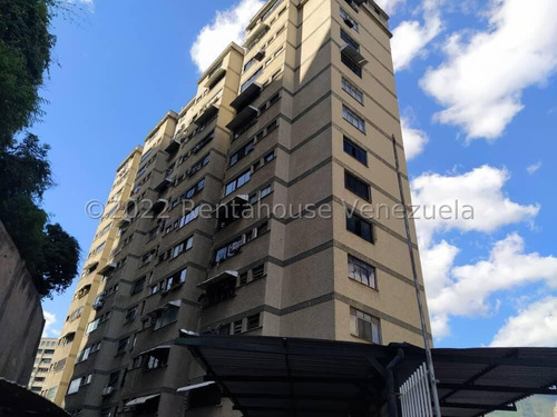 Penthouse En Venta. Colinas De Bello Monte 