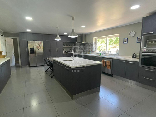 Amplia Casa Con Multicanchas Algarrobal Ii Chicureo