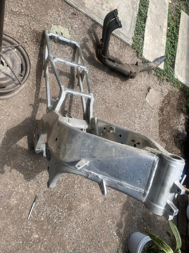 Cuadro De Aluminio De Moto De Pista Yamaha R1 Conmotor 1100