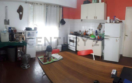Departamento Interno De 2 Dormitorios En Santa Fe.