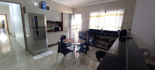 Imagem 6 de 30 de Área Com Duas Casas E Um Galpão - 4412