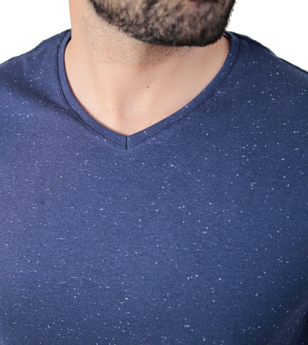 Imagem 3 de 5 de Camiseta Botonê Gola V Marinho