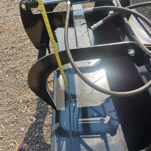 Bote O Cucharon Para Minicargador Tipo Grapa O Almeja Sujet