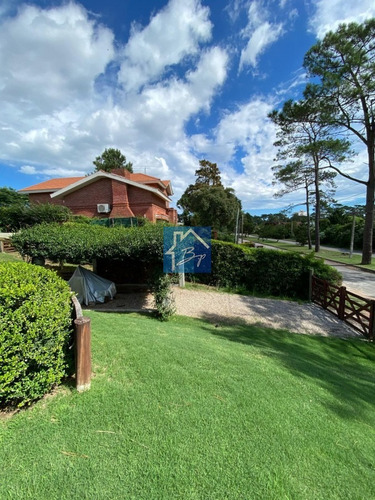 Casa En Venta , Jardines De Cordoba, Punta Del Este - Ref: 1488