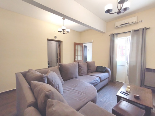 Casa En Venta Banfield Este 4 Ambientes Patio 2 Garage