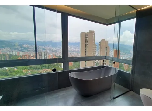 Apartamento En Venta En El Poblado, Los Balsos