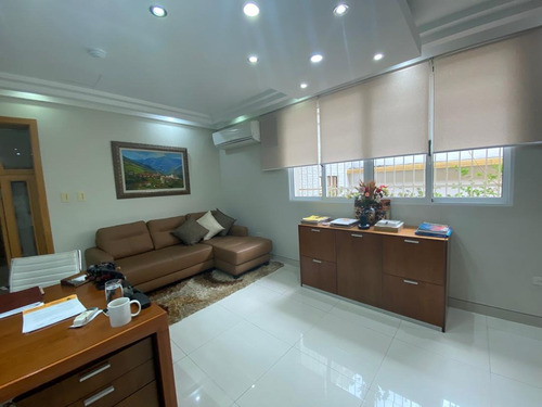 Casa Comercial En Venta En La Castellana