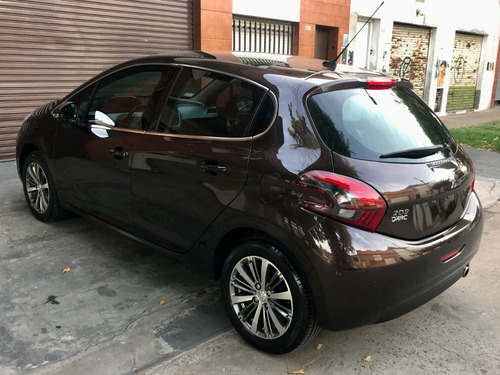 Peugeot 208 Feline Tiptronic Tip Automatico Allure Gt Active