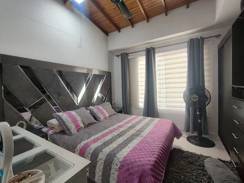 Casa En Venta En Lomitas. Cod V30740
